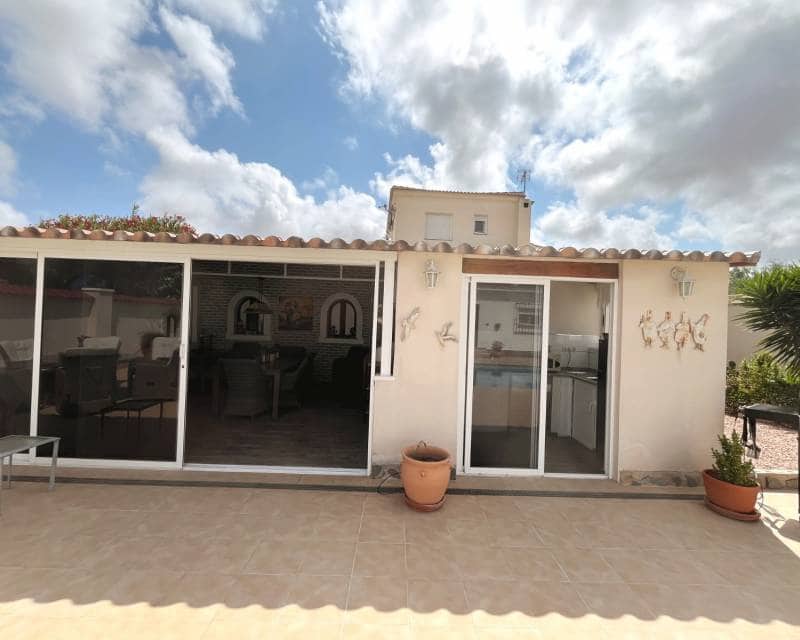 4 bedroom Villa for sale in Ciudad Quesada with pool garage - € 625,000 (Ref: 9958472)
