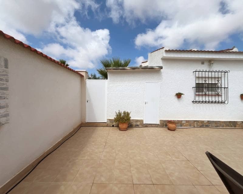 4 bedroom Villa for sale in Ciudad Quesada with pool garage - € 625,000 (Ref: 9958472)