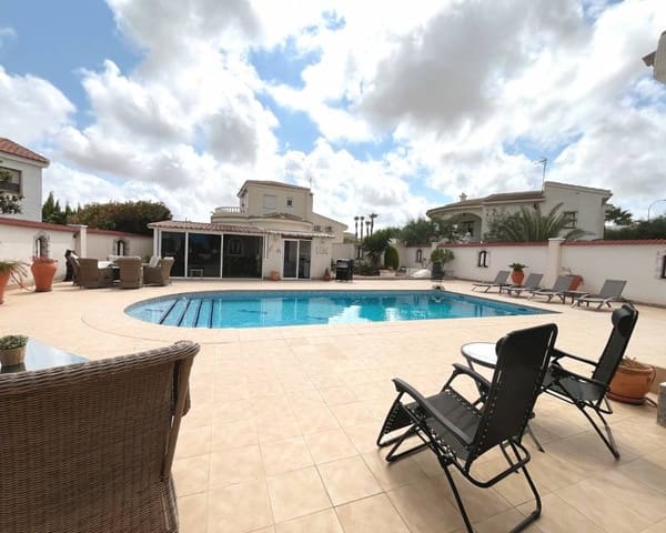 4 soveværelse Villa til salg i Ciudad Quesada, Rojales med swimmingpool garage - € 625.000 (Ref: 9958472)