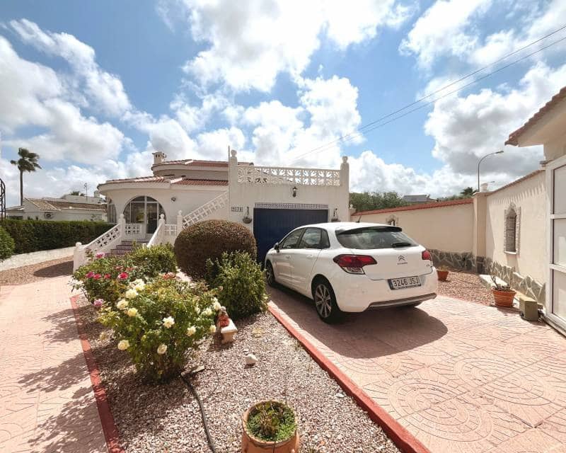 4 bedroom Villa for sale in Ciudad Quesada with pool garage - € 625,000 (Ref: 9958472)