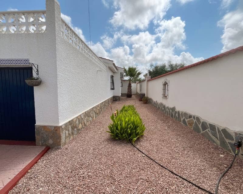 4 bedroom Villa for sale in Ciudad Quesada with pool garage - € 625,000 (Ref: 9958472)