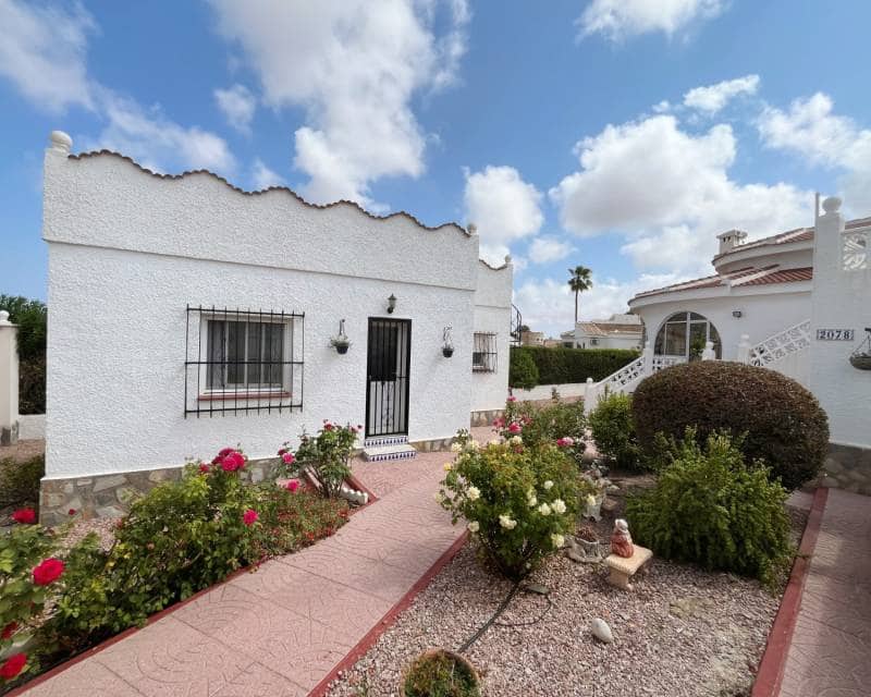 4 bedroom Villa for sale in Ciudad Quesada with pool garage - € 625,000 (Ref: 9958472)