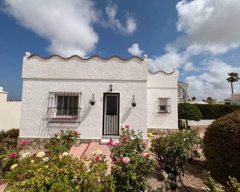 4 bedroom Villa for sale in Ciudad Quesada with pool garage - € 625,000 (Ref: 9958472)