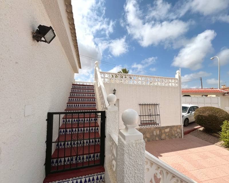 4 bedroom Villa for sale in Ciudad Quesada with pool garage - € 625,000 (Ref: 9958472)