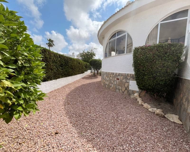 4 bedroom Villa for sale in Ciudad Quesada with pool garage - € 625,000 (Ref: 9958472)