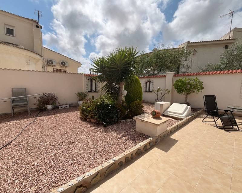 4 bedroom Villa for sale in Ciudad Quesada with pool garage - € 625,000 (Ref: 9958472)