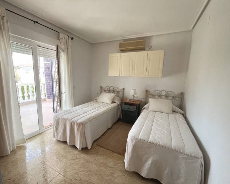 4 Zimmer Villa zu verkaufen in Ciudad Quesada mit Pool Garage - 585.000 € (Ref: 9960203)