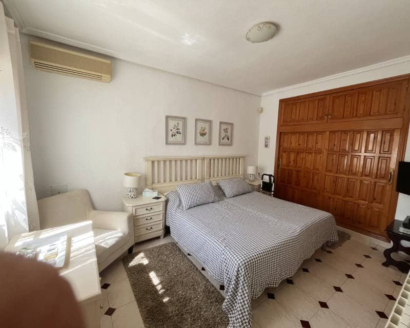 4 Zimmer Villa zu verkaufen in Ciudad Quesada mit Pool Garage - 585.000 € (Ref: 9960203)