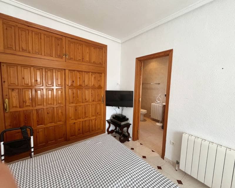 4 Zimmer Villa zu verkaufen in Ciudad Quesada mit Pool Garage - 585.000 € (Ref: 9960203)