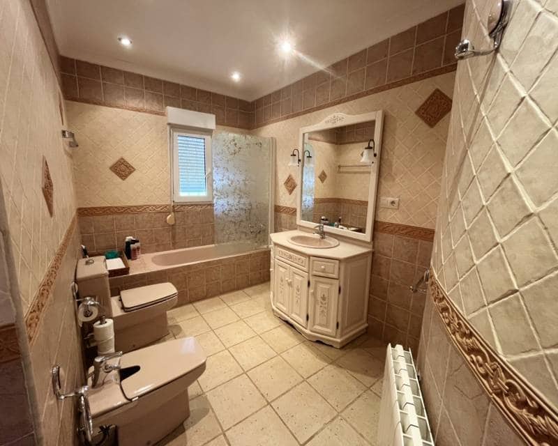 4 Zimmer Villa zu verkaufen in Ciudad Quesada mit Pool Garage - 585.000 € (Ref: 9960203)