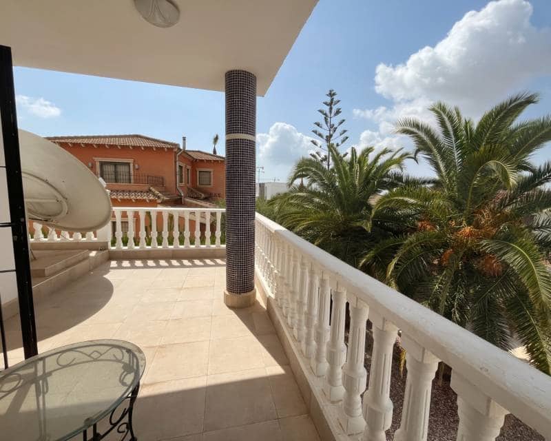 4 Zimmer Villa zu verkaufen in Ciudad Quesada mit Pool Garage - 585.000 € (Ref: 9960203)