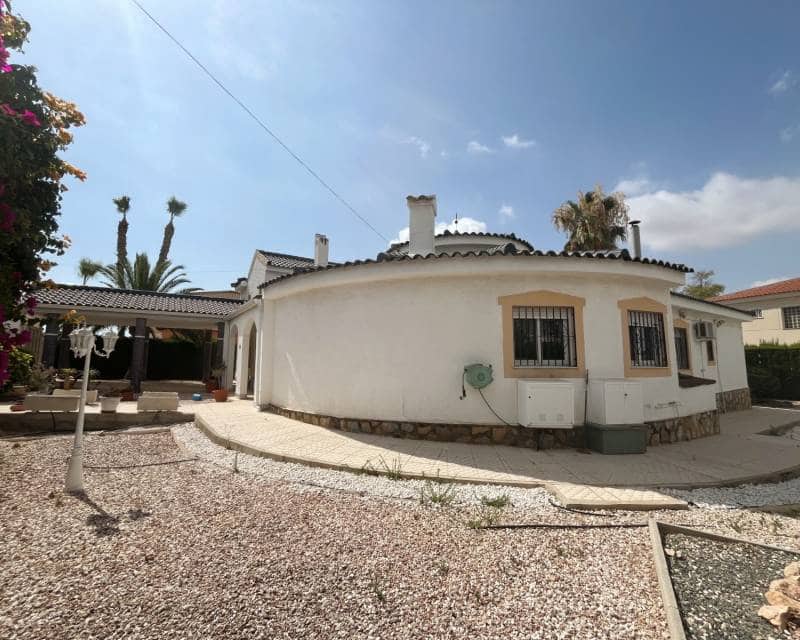 4 Zimmer Villa zu verkaufen in Ciudad Quesada mit Pool Garage - 585.000 € (Ref: 9960203)