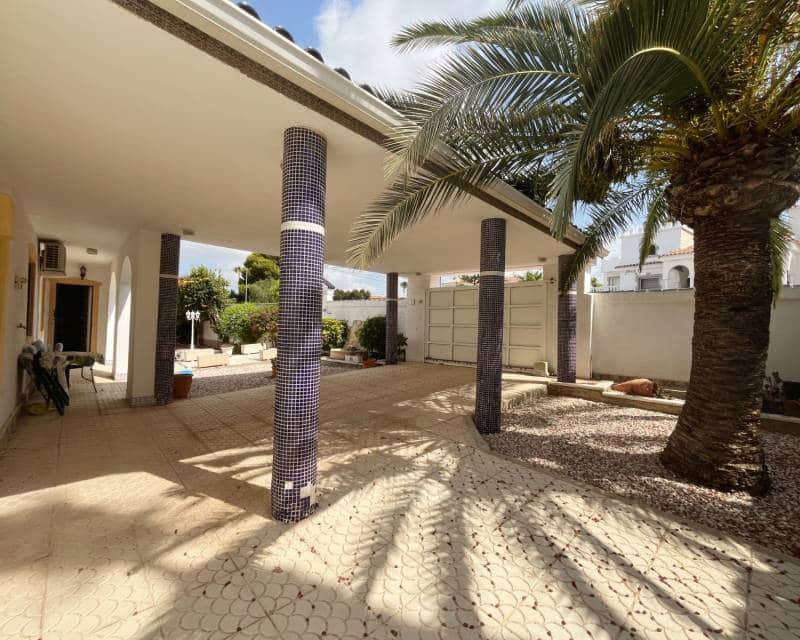 4 Zimmer Villa zu verkaufen in Ciudad Quesada mit Pool Garage - 585.000 € (Ref: 9960203)