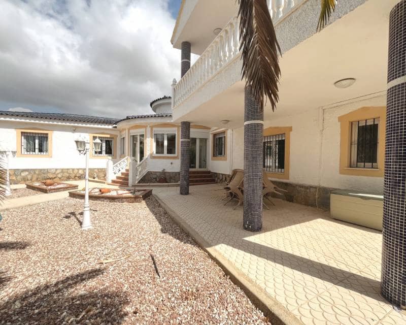 4 Zimmer Villa zu verkaufen in Ciudad Quesada mit Pool Garage - 585.000 € (Ref: 9960203)