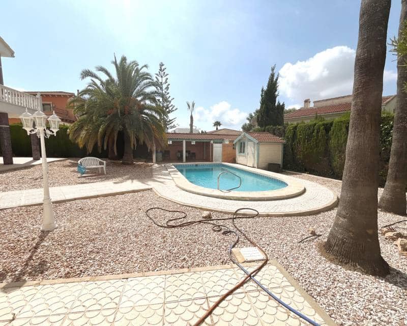 4 Zimmer Villa zu verkaufen in Ciudad Quesada mit Pool Garage - 585.000 € (Ref: 9960203)