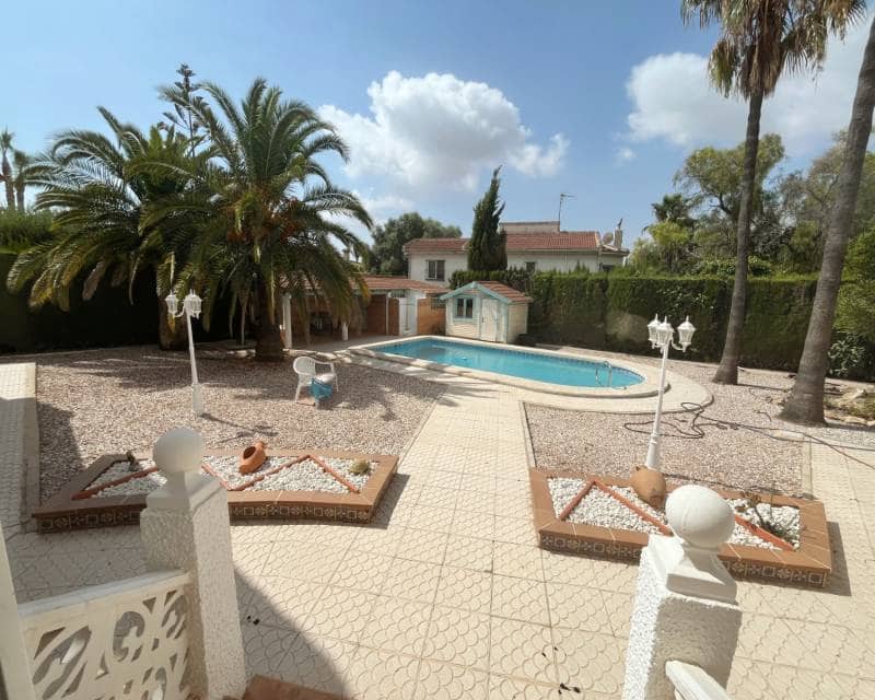 4 Zimmer Villa zu verkaufen in Ciudad Quesada mit Pool Garage - 585.000 € (Ref: 9960203)