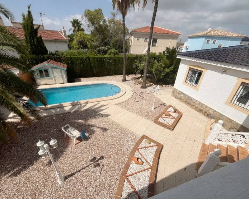 4 Zimmer Villa zu verkaufen in Ciudad Quesada mit Pool Garage - 585.000 € (Ref: 9960203)