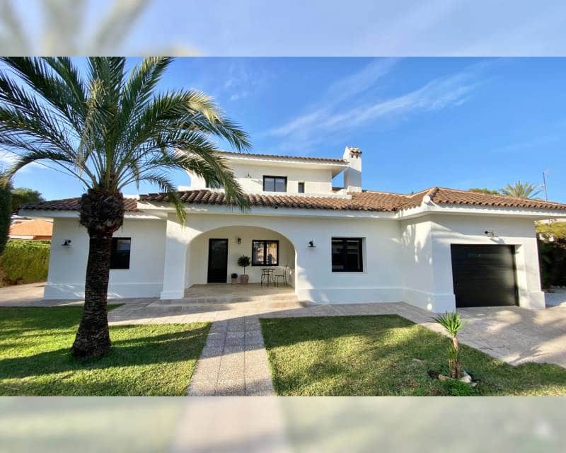 4 bedroom Villa for sale in Cabo Roig with pool garage - € 1,700,000 (Ref: 9961033)