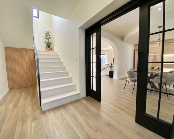 4 slaapkamer Villa te koop in Cabo Roig, Orihuela met zwembad garage - € 1.700.000 (Ref: 9961033)