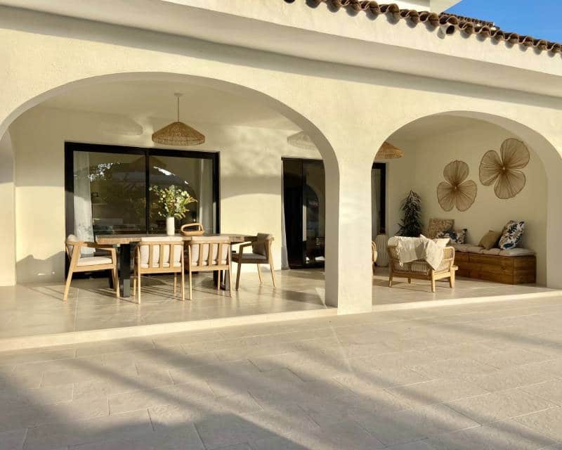 4 bedroom Villa for sale in Cabo Roig with pool garage - € 1,700,000 (Ref: 9961033)
