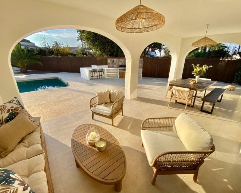 4 bedroom Villa for sale in Cabo Roig with pool garage - € 1,700,000 (Ref: 9961033)