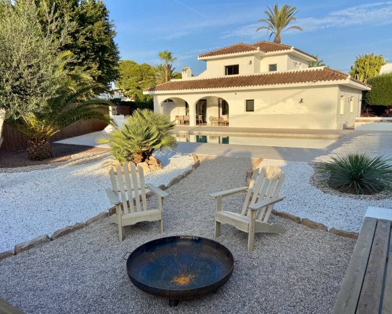 4 bedroom Villa for sale in Cabo Roig with pool garage - € 1,700,000 (Ref: 9961033)
