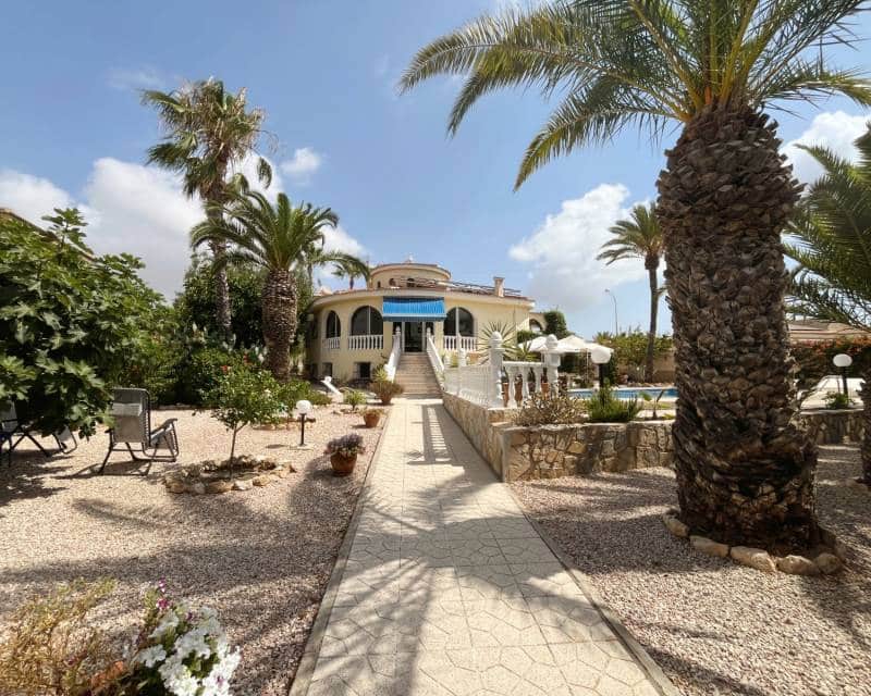 Chalet de 6 habitaciones en Ciudad Quesada en venta con piscina garaje - 685.000 € (Ref: 9961247)