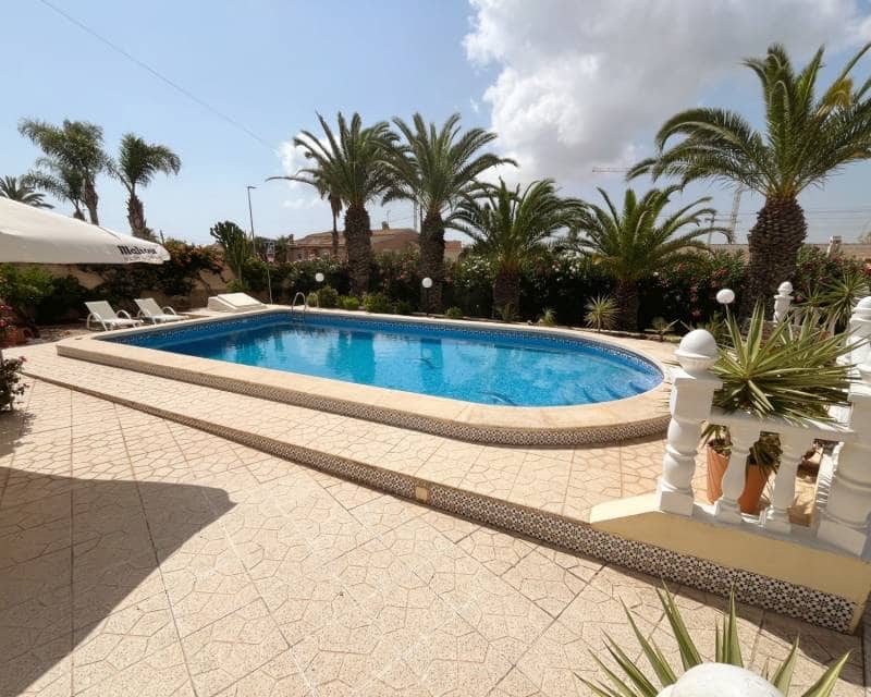 Chalet de 6 habitaciones en Ciudad Quesada en venta con piscina garaje - 685.000 € (Ref: 9961247)