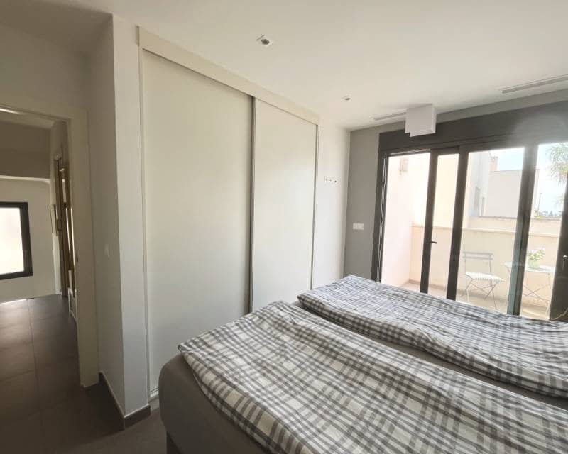 Chalet de 2 habitaciones en Pueblo Bravo en venta con piscina garaje - 335.000 € (Ref: 9985247)