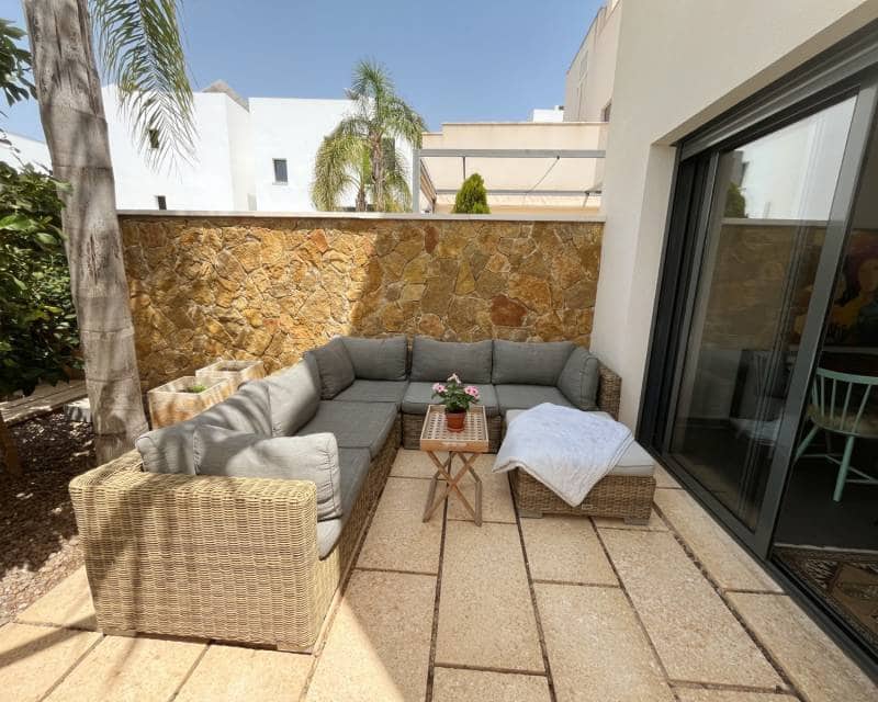 Chalet de 2 habitaciones en Pueblo Bravo en venta con piscina garaje - 335.000 € (Ref: 9985247)