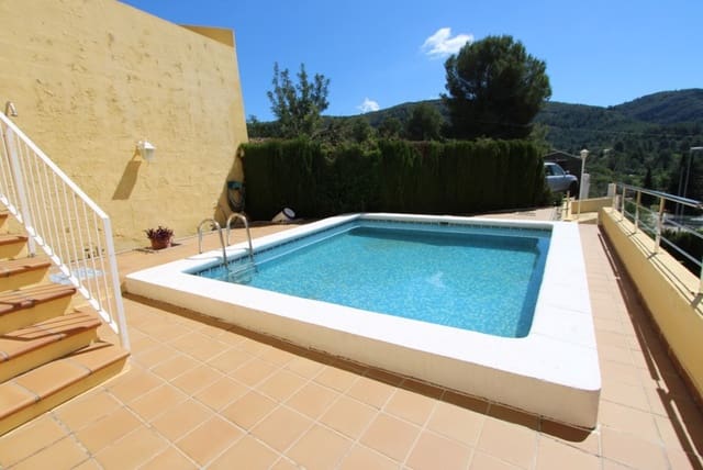 5 soveværelse Villa til salg i Orba med swimmingpool garage - € 450.000 (Ref: 10071797)