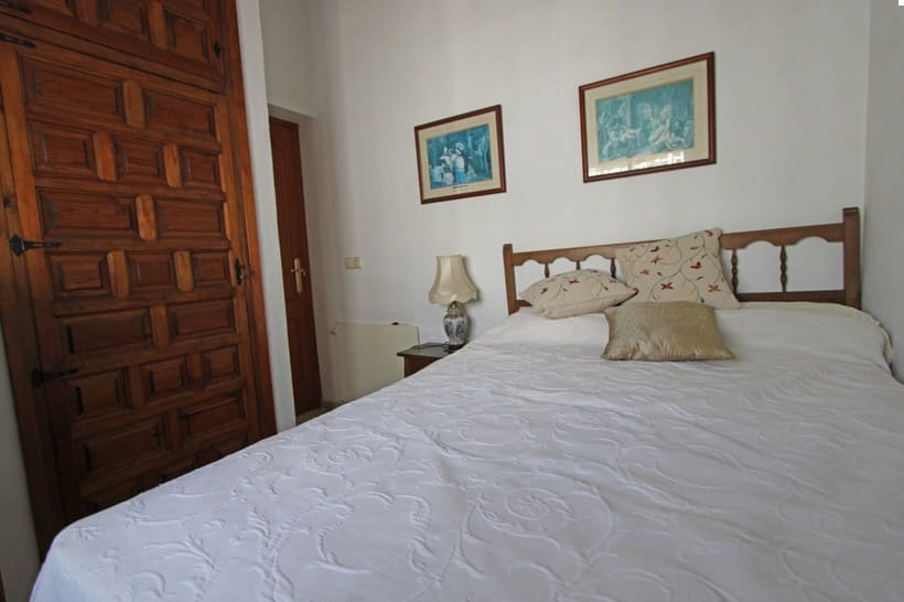 3 bedroom Villa for sale in Orba with garage - € 259,000 (Ref: 10111057)