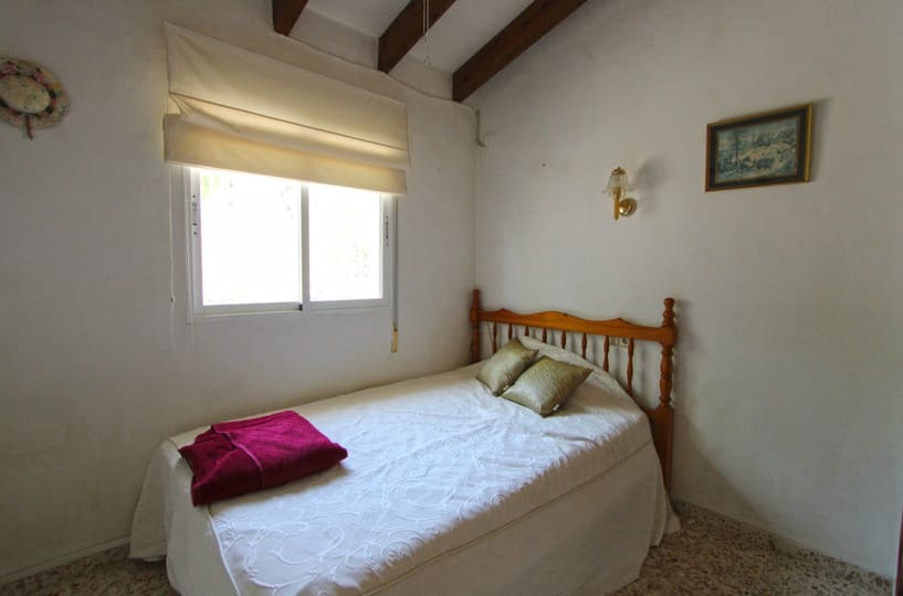 3 bedroom Villa for sale in Orba with garage - € 259,000 (Ref: 10111057)