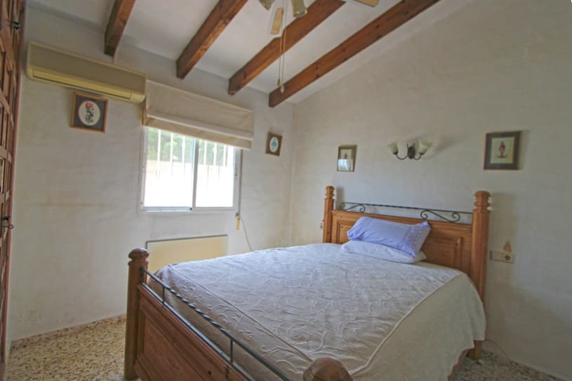 3 bedroom Villa for sale in Orba with garage - € 259,000 (Ref: 10111057)