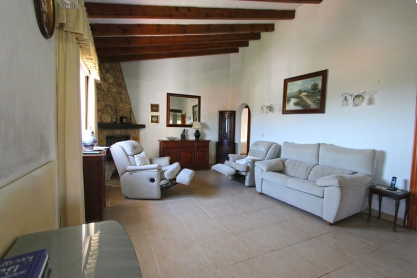 3 bedroom Villa for sale in Orba with garage - € 259,000 (Ref: 10111057)