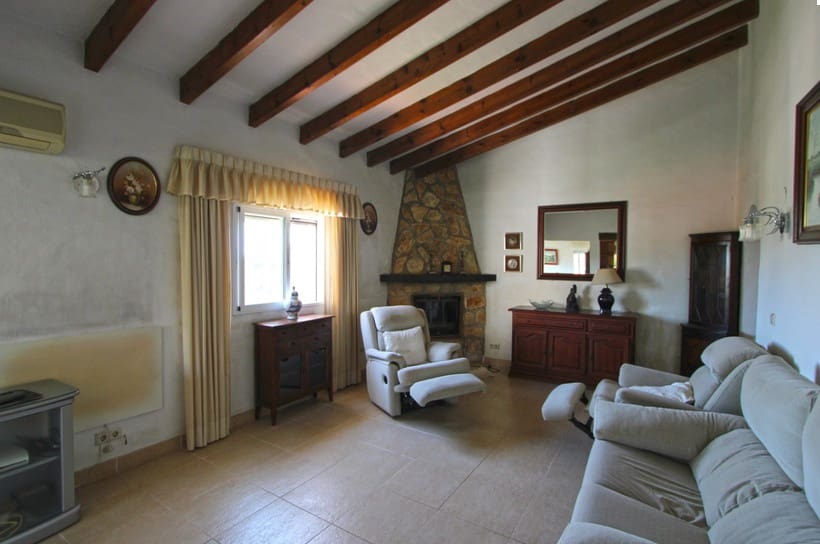 3 bedroom Villa for sale in Orba with garage - € 259,000 (Ref: 10111057)