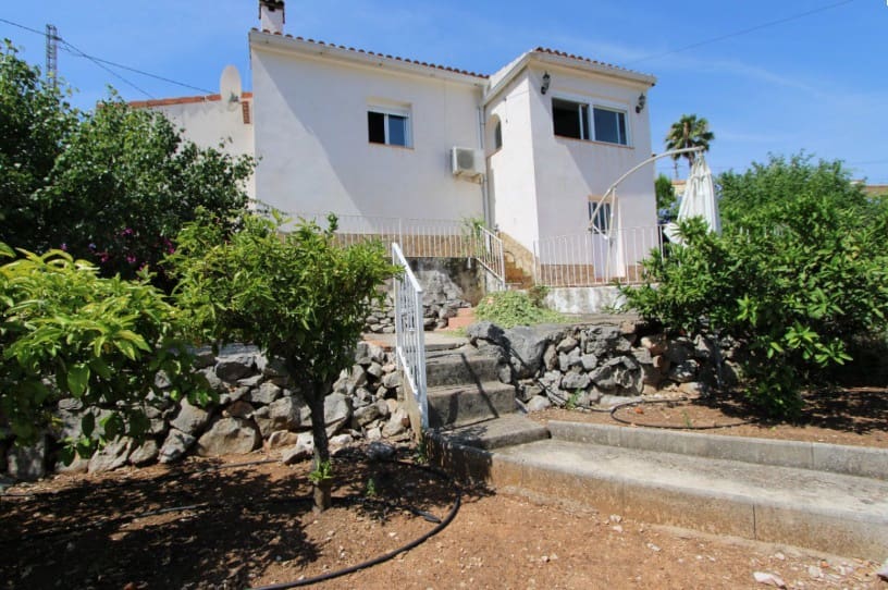 3 bedroom Villa for sale in Orba with garage - € 259,000 (Ref: 10111057)