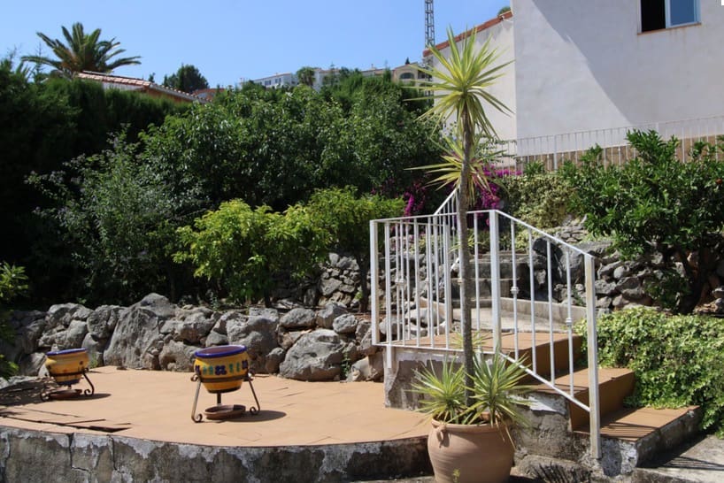 3 bedroom Villa for sale in Orba with garage - € 259,000 (Ref: 10111057)