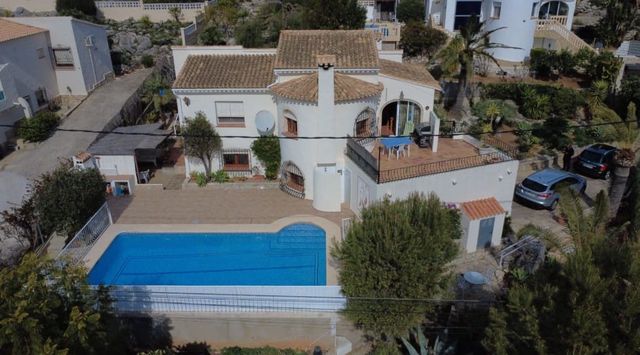 4 quarto Moradia para venda em Sanet i Negrals com piscina garagem - 450 000 € (Ref: 10120505)