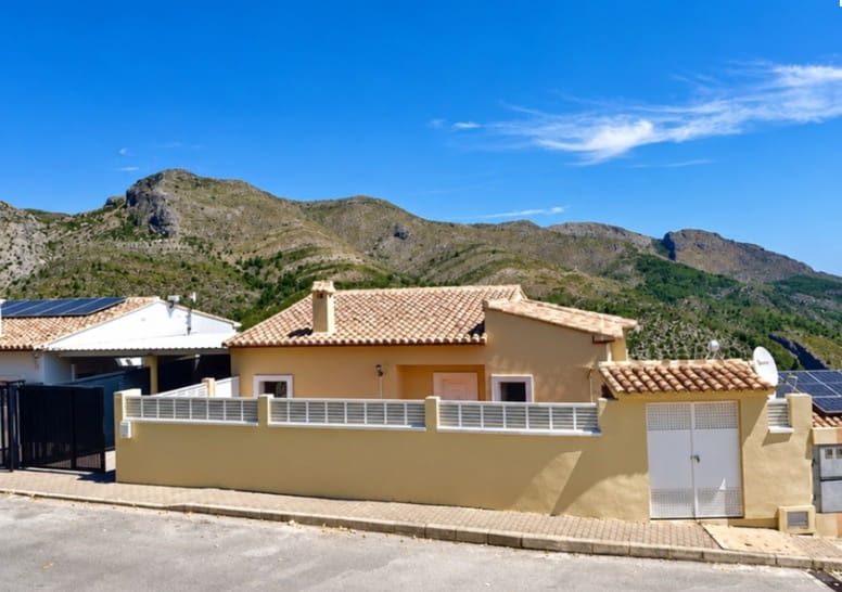 5 quarto Moradia para venda em Vall de Laguart com piscina garagem - 365 000 € (Ref: 10130236)