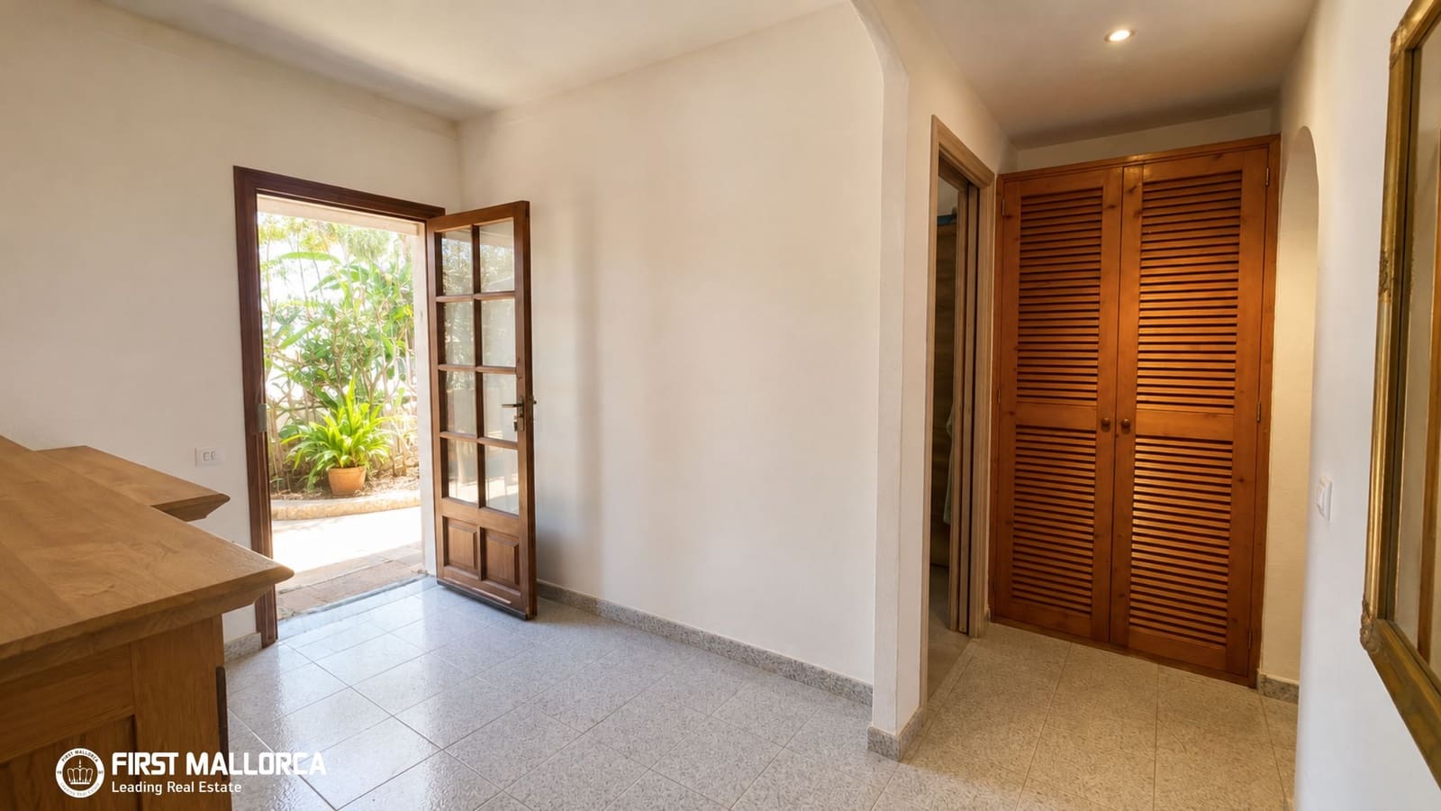 4 slaapkamer Finca/Landhuis te koop in Cala Llombards met garage - € 740.000 (Ref: 10004774)
