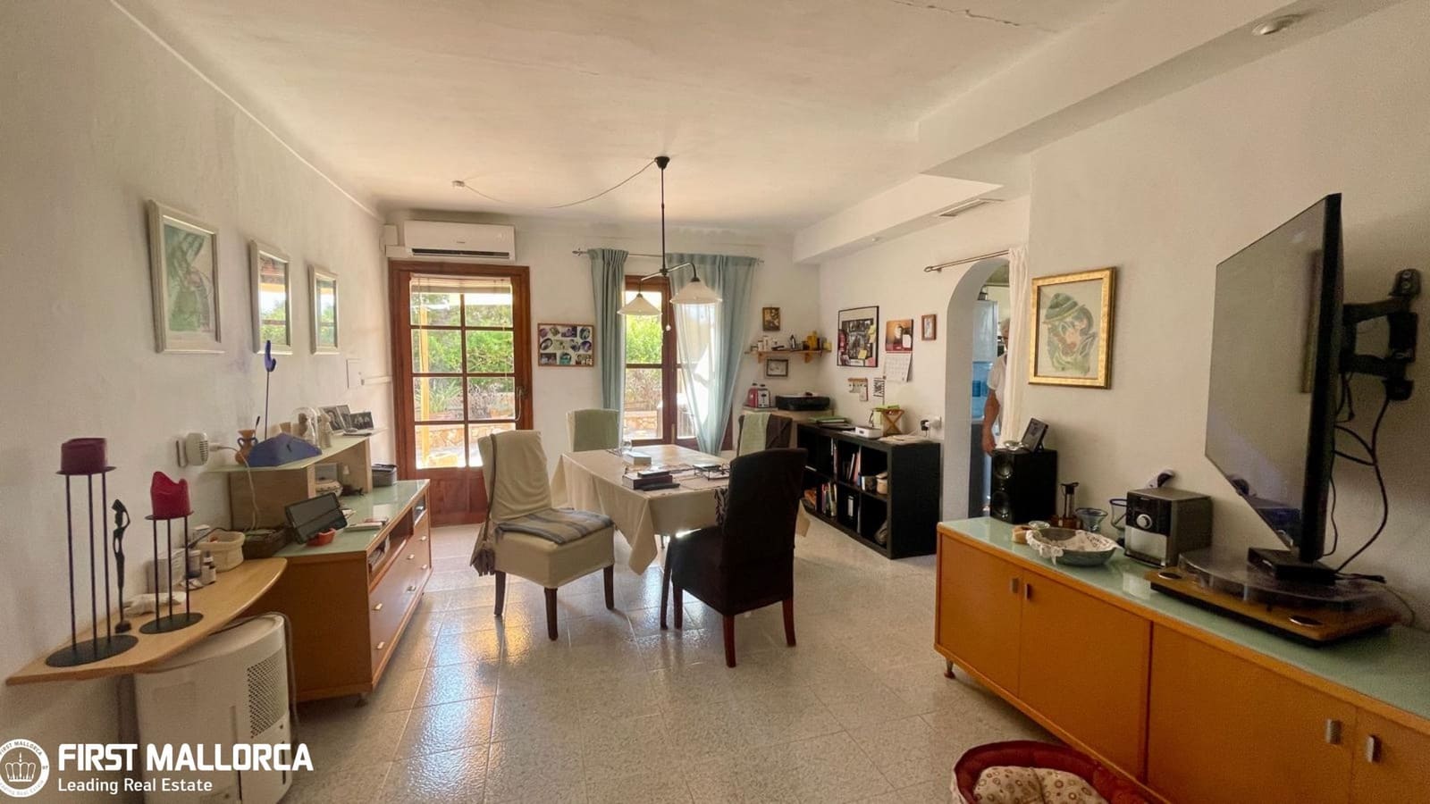 4 slaapkamer Finca/Landhuis te koop in Cala Llombards met garage - € 740.000 (Ref: 10004774)