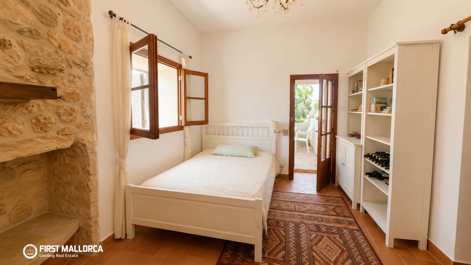 4 slaapkamer Finca/Landhuis te koop in Cala Llombards met garage - € 740.000 (Ref: 10004774)