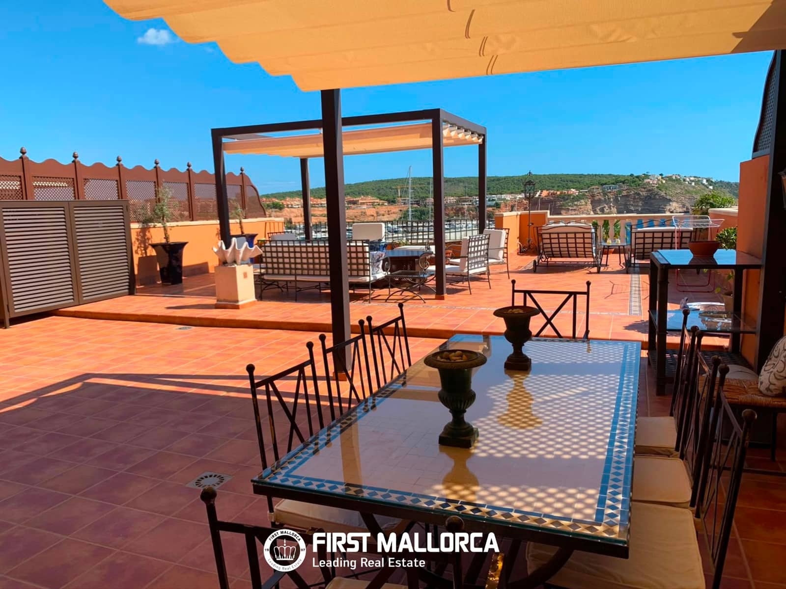 4 slaapkamer Appartement te huur in Santa Ponsa met zwembad garage - € 3.900 (Ref: 10008066)