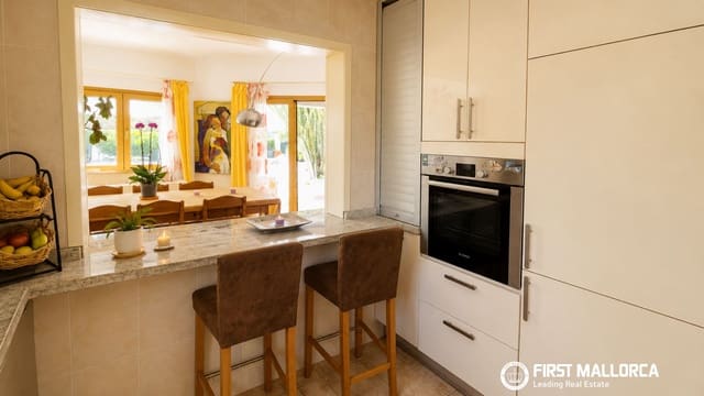4 slaapkamer Villa te koop in Cala d'Or, Santanyí met zwembad garage - € 1.790.000 (Ref: 10008068)
