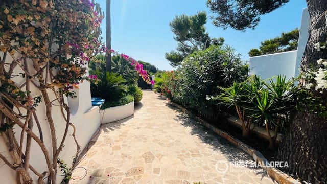 4 slaapkamer Villa te koop in Cala d'Or, Santanyí met zwembad garage - € 1.790.000 (Ref: 10008068)