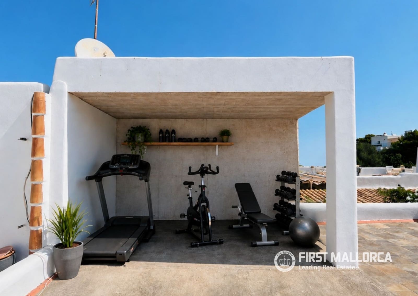 4 bedroom Villa for sale in Cala d'Or with pool garage - € 1,790,000 (Ref: 10008068)