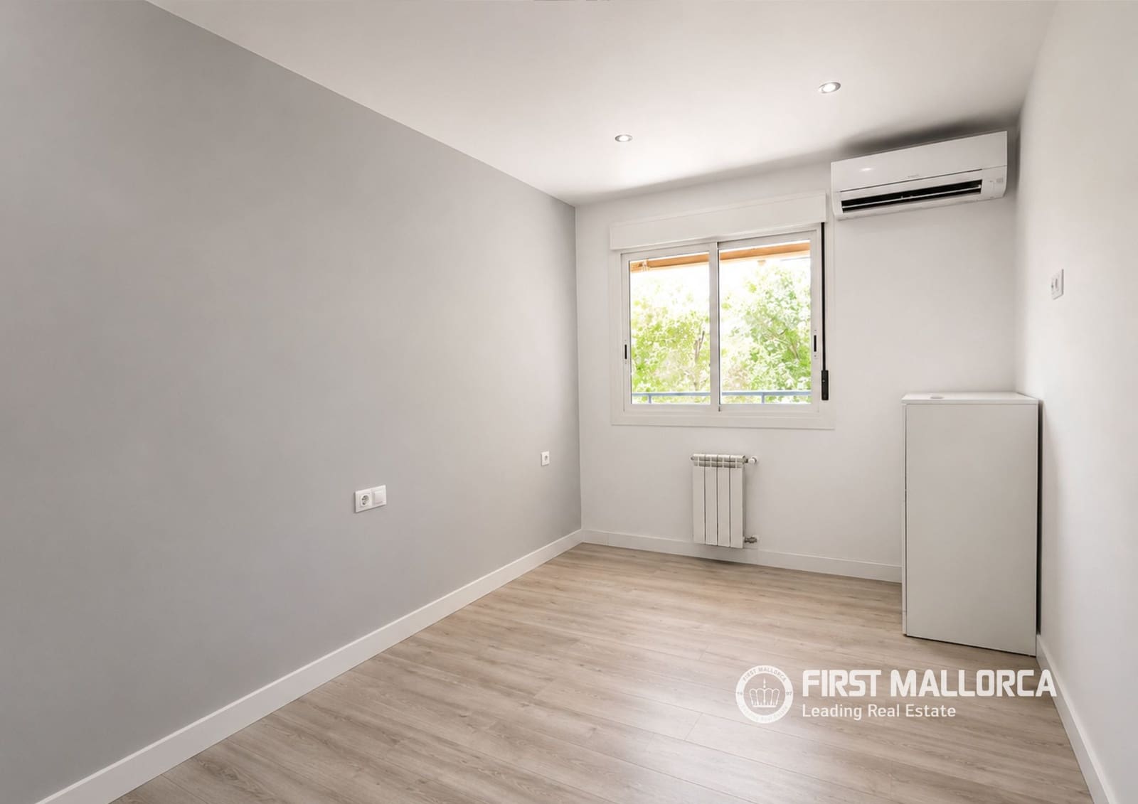 2 bedroom Apartment for rent in Palma de Mallorca with garage - € 2,000 (Ref: 10009918)