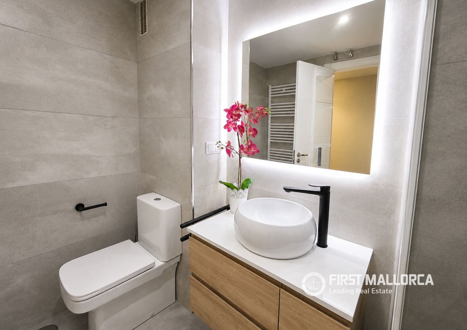 2 bedroom Apartment for rent in Palma de Mallorca with garage - € 2,000 (Ref: 10009918)