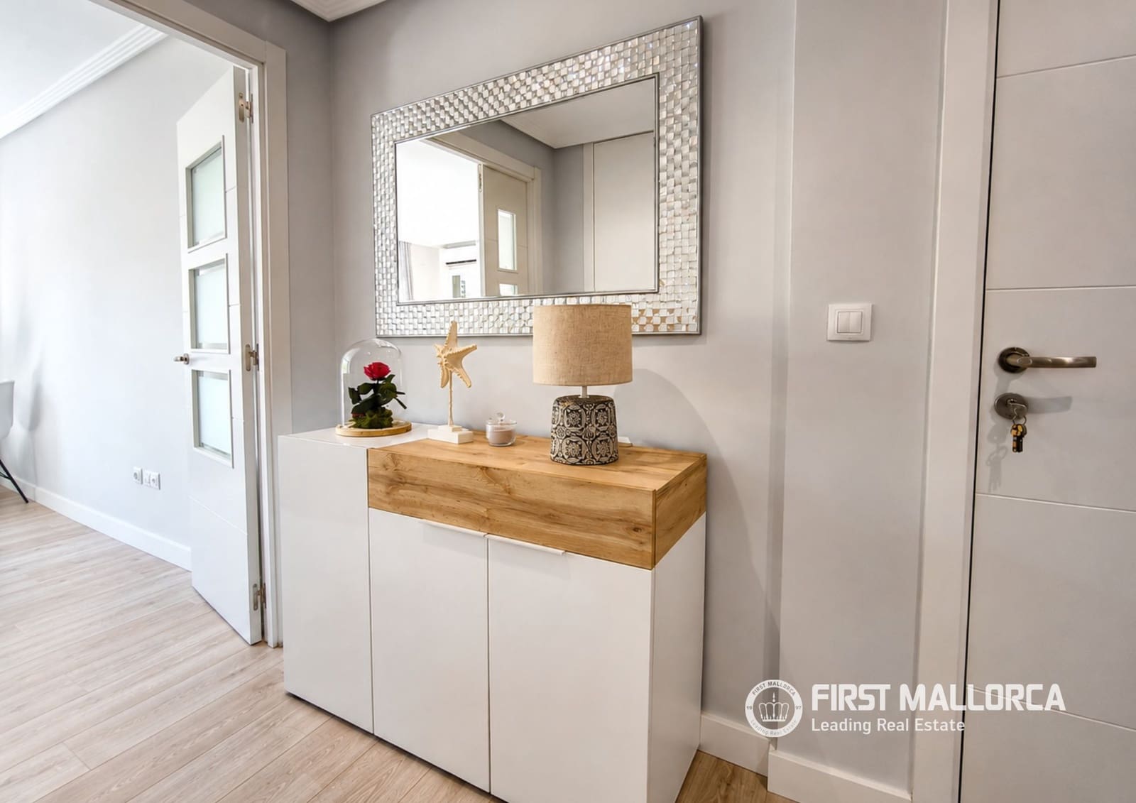 2 bedroom Apartment for rent in Palma de Mallorca with garage - € 2,000 (Ref: 10009918)